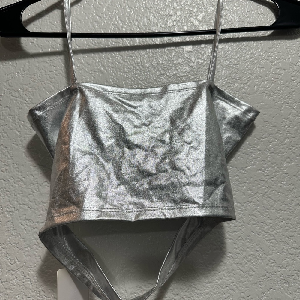 Metallic Silver Strappy Crop Top - Women new with tags - Picture 9 of 10
